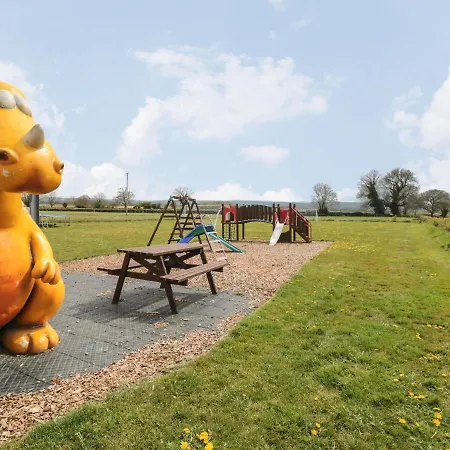 Farm Yard Пикеринг